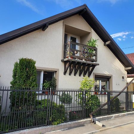 Rasnov Retreat Hotel Ngoại thất bức ảnh