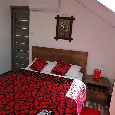 Rasnov Retreat Hotel Ngoại thất bức ảnh