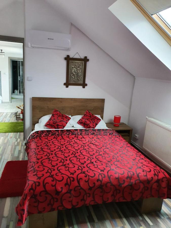 Rasnov Retreat Hotel Ngoại thất bức ảnh