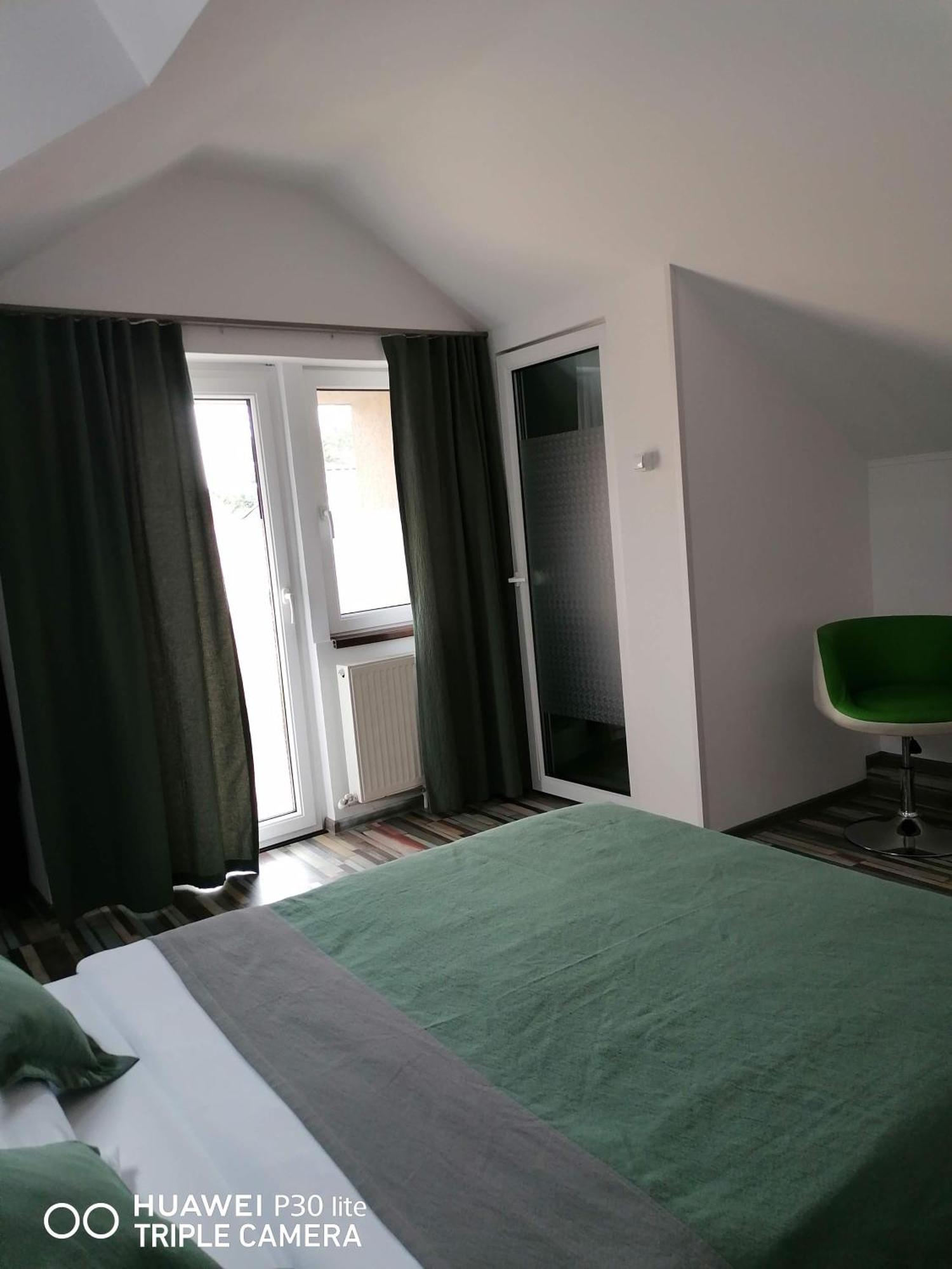 Rasnov Retreat Hotel Ngoại thất bức ảnh