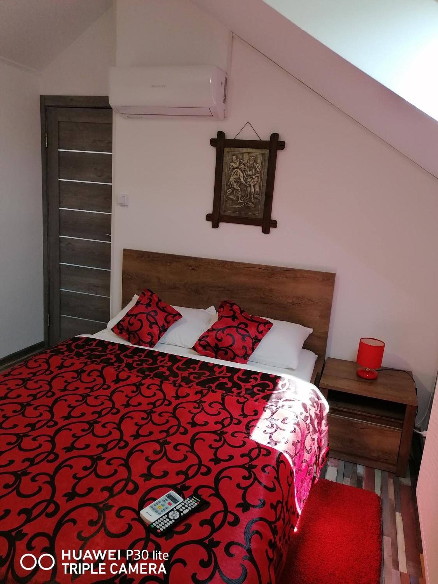 Rasnov Retreat Hotel Ngoại thất bức ảnh